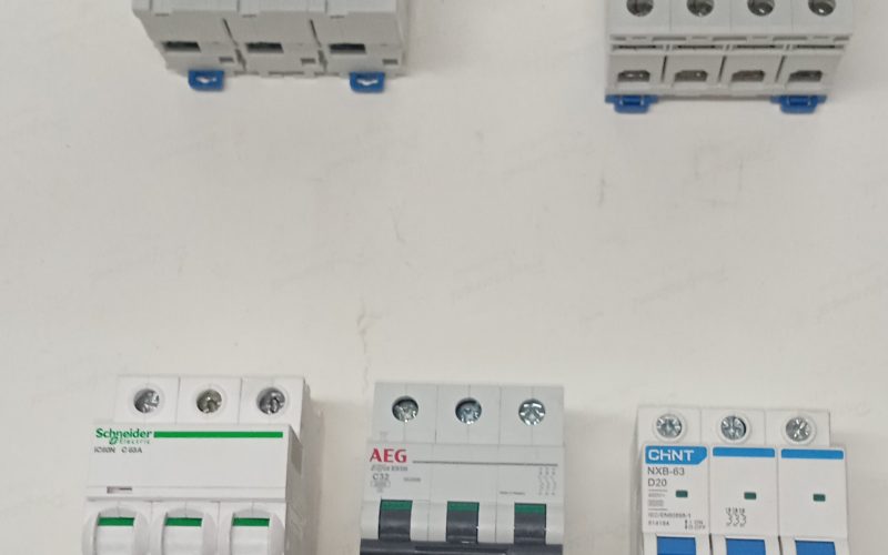Circuit Brakers MCCBs
